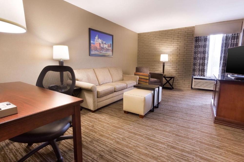 Superior King Suite interior